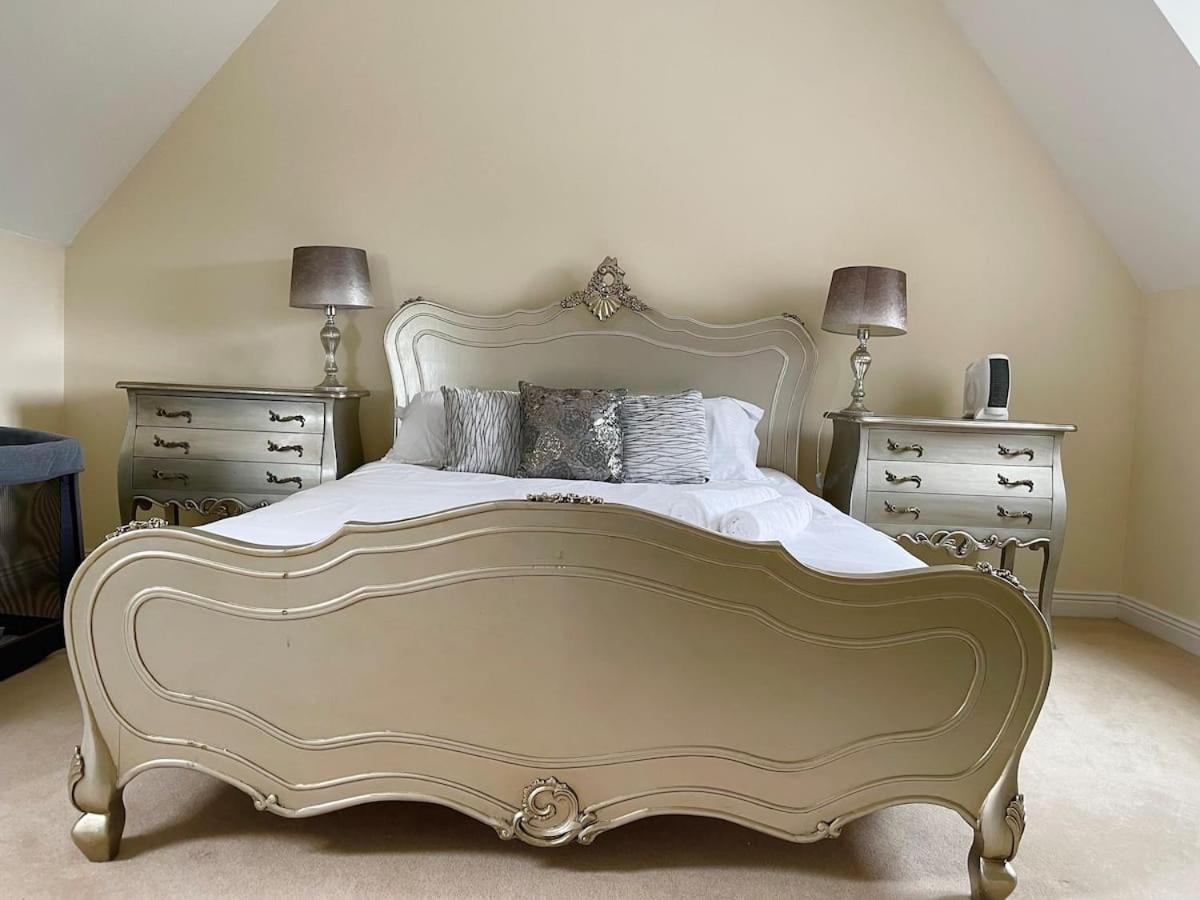 Luxurious Executive 4 Bedroom Whole Home | For 10 Hensol Exterior foto